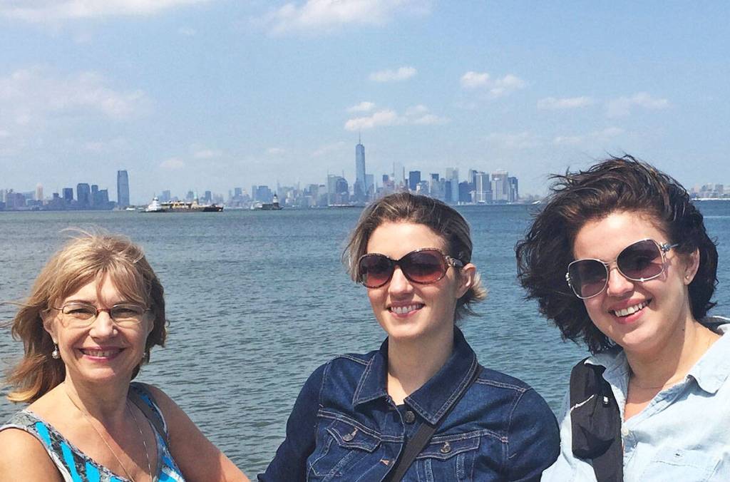 Donna Duncan (left) with her daughters Alicia and Christie.